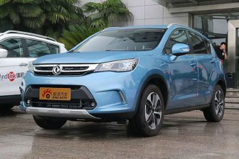 Компания Dongfeng огласила стоимость компактного кроссовера AX5