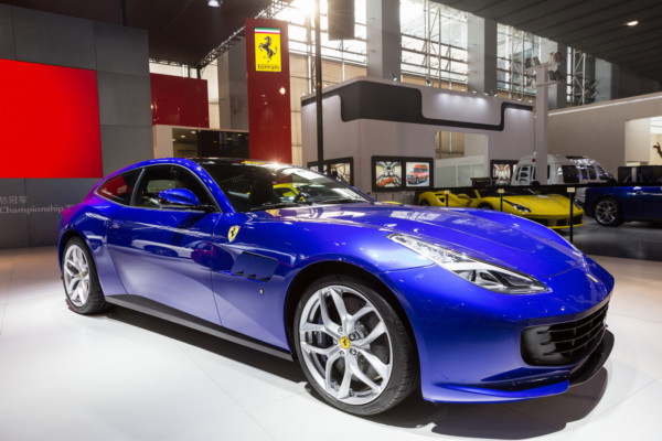 Ferrari GTC4Lusso T дебютировал в Китае