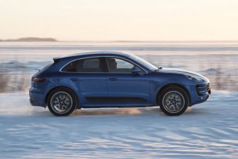 Названа стоимость нового внедорожника Porsche Macan Turbo