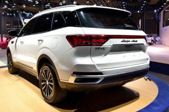 Опубликовано фото салона серийного кроссовера Zotye T500