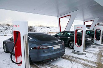 Tesla планирует перевести Supercharger на солнечную энергию‍