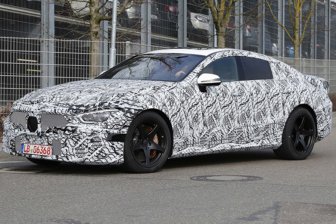 Четырёхдверный Mercedes-AMG GT проходит дорожные тесты