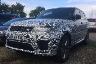 Range Rover вывел на тесты первый плагин-гибридный внедорожник