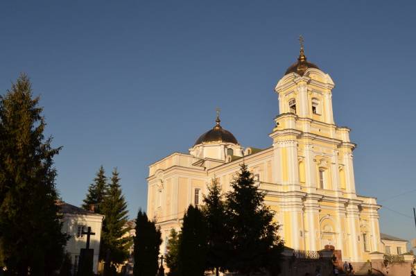 Город на излучине реки