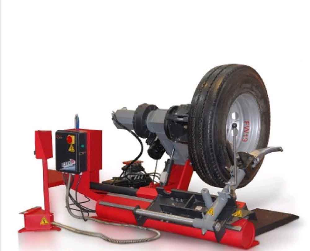 Как выбрать балансировочные станки для грузового шиномонтажа