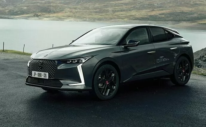 Вскоре вы получите DS 4 в новом оснащении. Гибрид радует увеличенным запасом хода