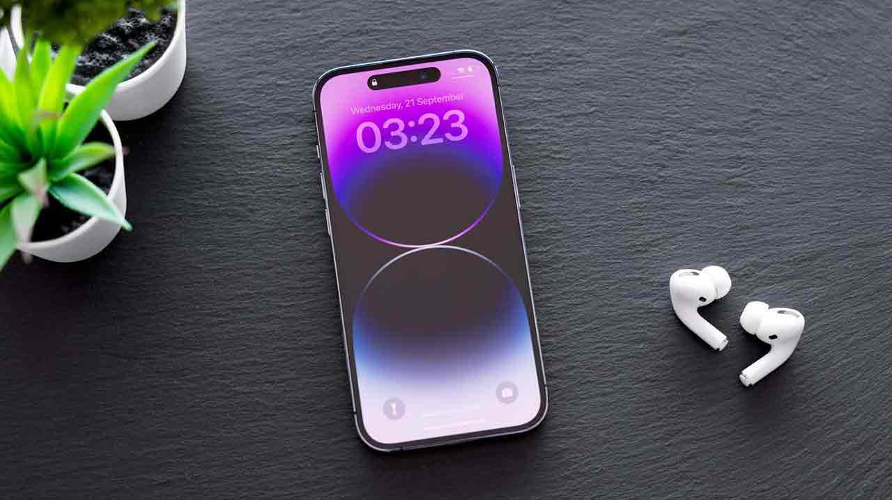 Вы ошибаетесь в том, что постоянно включенные обои вашего iPhone разряжают батарею